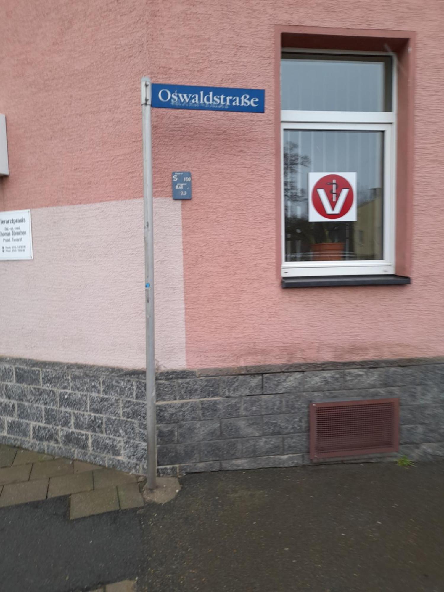 Kleine Wohnung Fuer Monteure Und Dienstreisen ツウィッカウ エクステリア 写真
